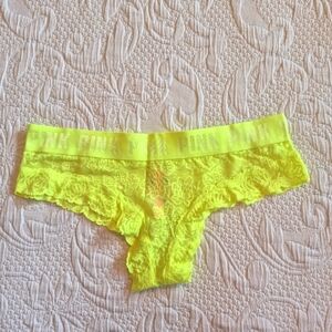 Victoria's Secret women's size Medium neon yellow cheekster lace panties NEW